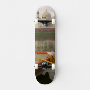 Kano in water met Taj Mahal, Agra, India Skateboard