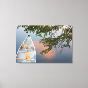 Kano op meer bij zonsondergang, Canada Canvas Afdruk