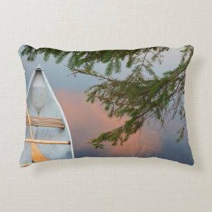 Kano op meer bij zonsondergang, Canada Decoratief Kussen