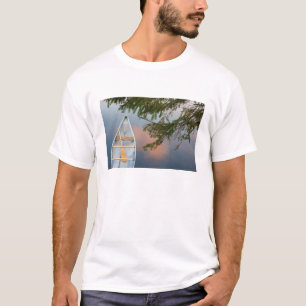 Kano op meer bij zonsondergang, Canada T-shirt