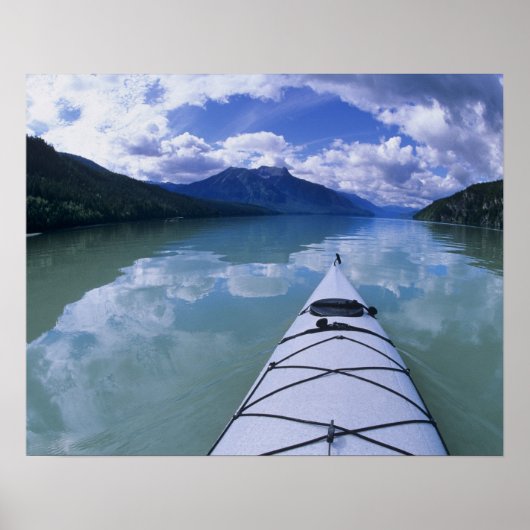 Kanoën aan het einde van Azure Lake in Wells Poster (Voorkant)