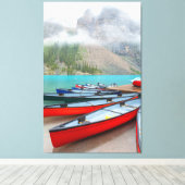 Kanoën bij Moraine Lake Canvas Afdruk (Insitu (Houten vloer))