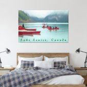 Kanoën in Lake Louise Canvas Afdruk (Insitu (Slaapkamer))