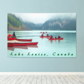 Kanoën in Lake Louise Canvas Afdruk (Insitu (Houten vloer))