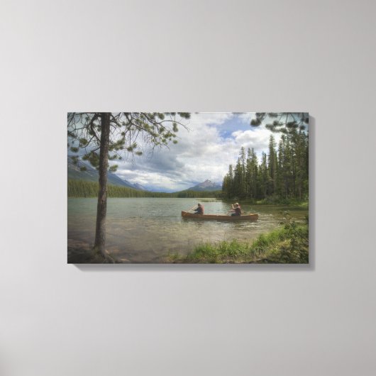 Kanoeon op Honeymoon Lake Canvas Afdruk (Voorkant)