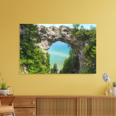 Kanoing op Arch Rock Canvas Afdruk (Insitu (Woonkamer))
