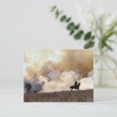 Kansas Rancher die een gecontroleerde brand begint Briefkaart (Staand voorkant)