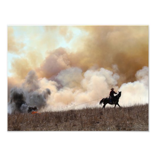 Kansas Rancher die een gecontroleerde brand begint Foto Afdruk (Voorkant)