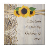 Kant en zonnebloemen op houten bruiloft tegeltje (Voorkant)