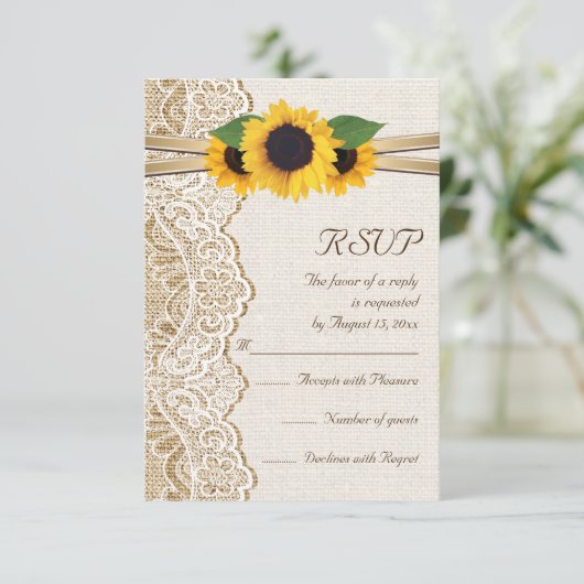 Kant, lint & zonnebloemen op jute bruiloft RSVP (Staand voorkant)