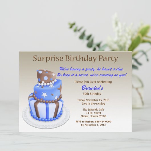 Kantelbare Cake Surprise Birthday Invitation Kaart (Staand voorkant)