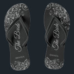 Kanten zilver op zwarte elegante bruidsjurk teenslippers<br><div class="desc">Dans de hele nacht weg met deze prachtige trouw Flip Flops. Ontworpen voor de bruid, hebben ze een eenvoudig maar elegant ontwerp met grijze letters in schreef op een klassieke zwarte achtergrond en fancy zilsgrijze decoratieve krullen en zwieren. Een mooie manier om er elegant en gepast uit te zien terwijl...</div>