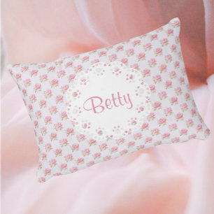 Kantkleed met vintage rozen en personalisatie accent kussen