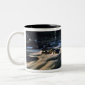 Kantoor bedekte brug de langste in Oregon bij Tweekleurige Koffiemok (Links)