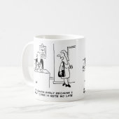 Kantoormedewerker legt uit waarom ze vroeg vertrek koffiemok (Voorkant links)