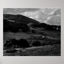 Kapel op een weg naar de zon monochroom Poster