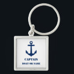Kapitein of Boat Name Nautical Anchor Navy & White Sleutelhanger<br><div class="desc">Een aangepaste Nautical Anchor met uw persoonlijke Kapitein Title of andere Rank and Jouw naam of Boat Name in Navy Blue op een stijlvolle witte en zilveren Sleutelhanger.</div>