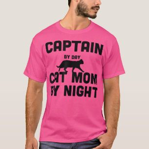 Kapitein op dag Cat mam 's nachts T-shirt