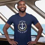 Kapitein Uw Boat Naam Anchor Gold Laurel T-shirt<br><div class="desc">Een aangepaste nautische bootanker,  gouden laurelbladeren en een gouden ster met Kapitein rang of andere titel en Uw persoonlijke naam of Boatnaam op een blauw T-shirt voor de marine. Het maakt een geweldig cadeau.</div>