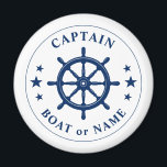 Kapitein Uw Boat Naam schip Scheepswerf Helm Navy Magneet<br><div class="desc">Stijlvolle ronde koelmagneten met Kapitein of andere titel, uw persoonlijke bootnaam of andere gewenste tekst en een aangepast wiel - helm in blauw voor de marine op wit of kies achtergrondkleuren die overeenkomen met uw decor. Maakt een groot uniek geschenk.</div>