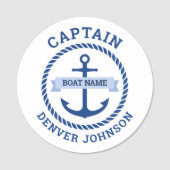 Kapitein verankert de naam van de grenzingsboot op naamplaatje (Voorkant)