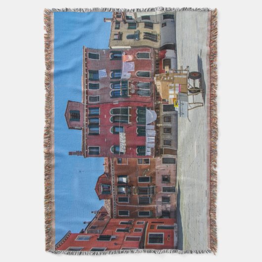 Kar met dozen in Venetië Deken (Voorkant Verticaal)