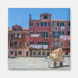 Kar met dozen in Venetië Magneet