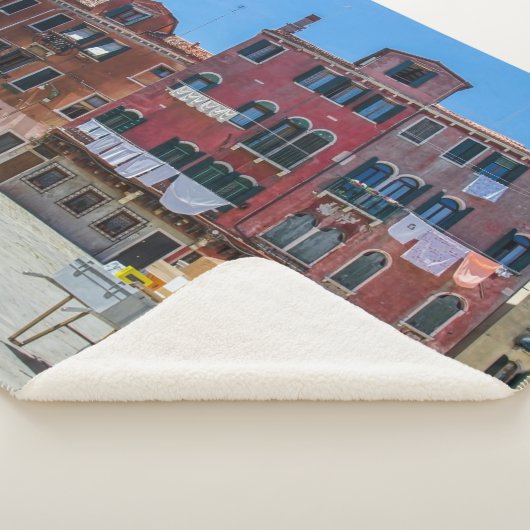 Kar met dozen in Venetië Sherpa Deken (3/4)