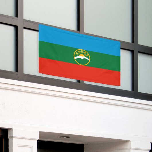 Karachay Cherkessia-vlag Spandoek (Buitenkant Gebouw)