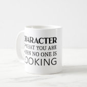 Karakter is wat je bent als niemand kijkt koffiemok (Voorkant links)