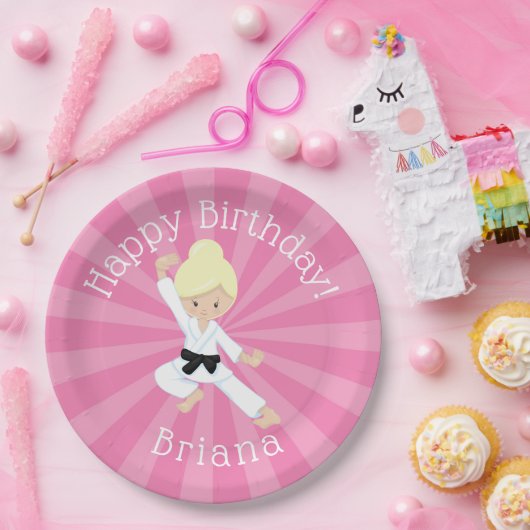 Karate Birthday Party Blonde Hair Girl Pink Papieren Bordje (Feest)