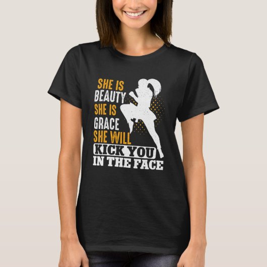 Karate Black Belt Gi Uniform Girl Women is Bea T-shirt (Voorkant)