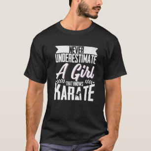 Karate Black Belt Gi Uniform onderschat nooit A T-shirt