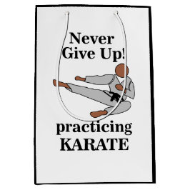 Karate Black Belt nooit opgeven vechtsporten Medium Cadeauzakje