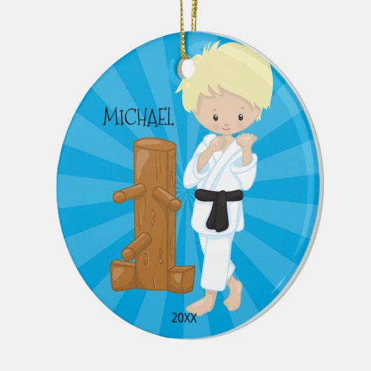 Karate Boy Persoonlijke kerstversiering Keramisch Ornament (Links)