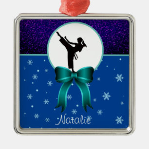 Karate Girls Glitter en Bow Snowflake Metalen Ornament
