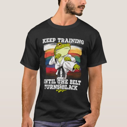 Karate houdt training tot de gordel zwart wordt t-shirt (Voorkant)