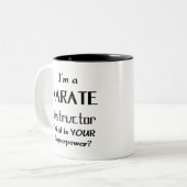 karate instructeur tweekleurige koffiemok (Voorkant links)