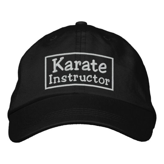 Karate Instructor Geborduurde Pet (Voorkant)