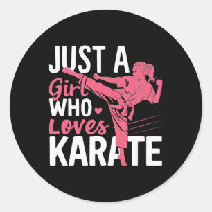 Karate is een meisje dat houdt van karate krijgsku ronde sticker