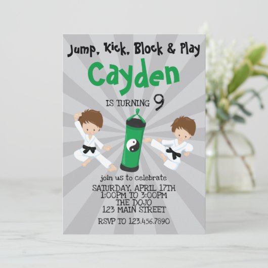 Karate Jongen Verjaardag Uitnodiging Groen (Staand voorkant)