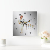 Karate Kicking Brown Belt  Vierkante Klok (Huis)