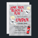 Karate Martial Arts Rode en Zwarte verjaardag Uitn Kaart<br><div class="desc">Jongen Karate martial arts verjaardagsfeestje uitnodigen in rood en zwart</div>