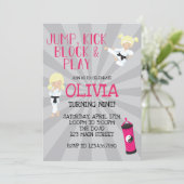 Karate Meisje Roze Martial Arts Verjaardagsuitnodi Kaart (Staand voorkant)