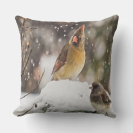 Kardinaal en Sparrow in de sneeuw Buitenkussen
