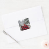 Kardinaal op een Sneeuwige Geruite Deken Vierkante Sticker (Envelop)