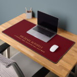 Kardinaal RED Leather Mannelijk Elegante NAAM Bureaumat<br><div class="desc">Het ontwerp is voorzien van een digitaal grafisch afbeelding om een lederen textuur te simuleren en deze sjabloon kan worden aangepast aan alle professionele beroepen. Dit elegante en verfijnde Cardinal RED-notitieboek van kunstleer is een ideaal kantoor-cadeau voor collega's. Ideaal voor een professionele look desk of kantoor voor elk beroep. LET...</div>