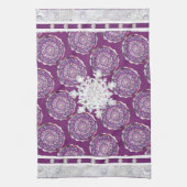 Kardinaal rode rozenkrans & sneeuwvlok theedoek (Verticaal)