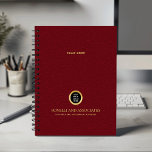 Kardinaal rood rond Logo Naam Professional Planner<br><div class="desc">Blijf op orde en verhoog uw professionele afbeelding met onze Custom Spiral Planner, met een verfijnd kardinaal rood lederen ontwerp dat sophisticatie combineert met functionaliteit. Met een aanpasbare vierkante ruimte op de cover kunt u uw zakelijke logo prominent weergeven over een gouden textuur, terwijl twee extra regels bewerkbare tekst ruimte...</div>