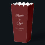 Kardinaalrode Popcorn Favor Doos voor Elegante Vie Bedankdoosjes<br><div class="desc">Serveer traktaties met stijl in deze kardinaalrode popcorn favor doos, perfect voor elegante vieringen. De rijke kardinaalrode kleur voegt een touch van verfijning toe, waardoor het ideaal is voor bruiloften, feesten of speciale evenementen. Duurzaam en gemakkelijk te monteren, deze favor dozen zijn perfect voor het vasthouden van popcorn, snoepjes of...</div>